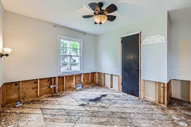 583 Cromwell Ave, Saint Paul, MN 55104 - spare room featuring a ceiling fan