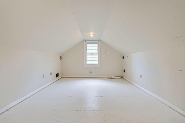 583 Cromwell Ave, Saint Paul, MN 55104 - bonus room with lofted ceiling and baseboards