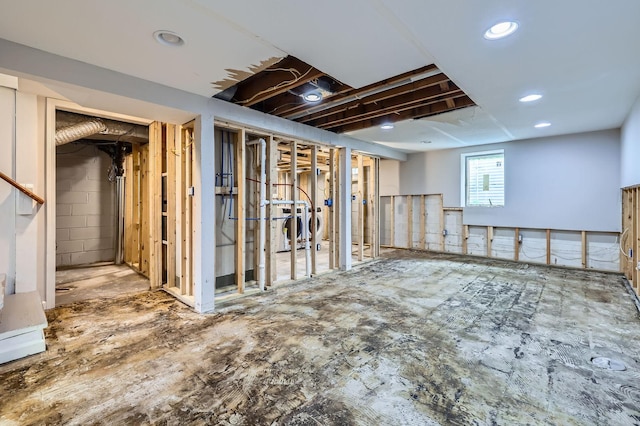 583 Cromwell Ave, Saint Paul, MN 55104 - below grade area featuring recessed lighting and washer / dryer