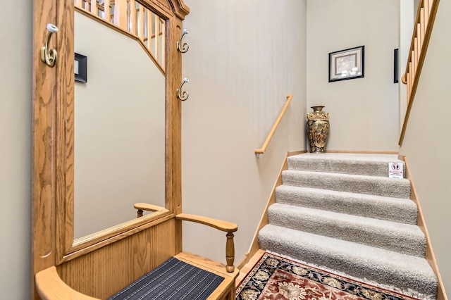 3661 Hazel Trl Unit H, Woodbury, MN 55129 - view of staircase