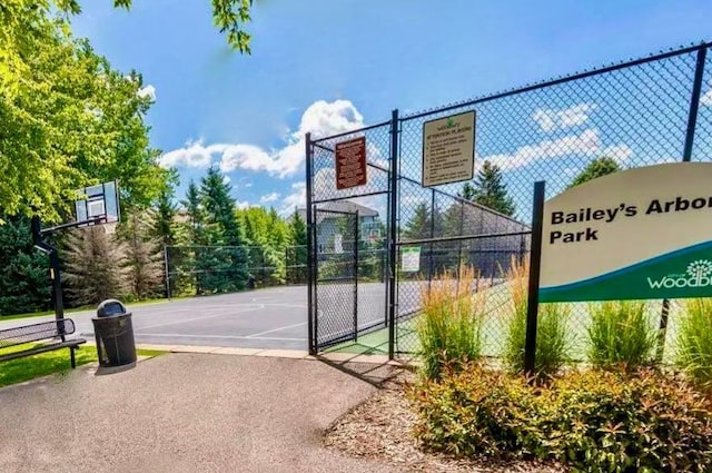 3661 Hazel Trl Unit H, Woodbury, MN 55129 - view of basketball court with community basketball court