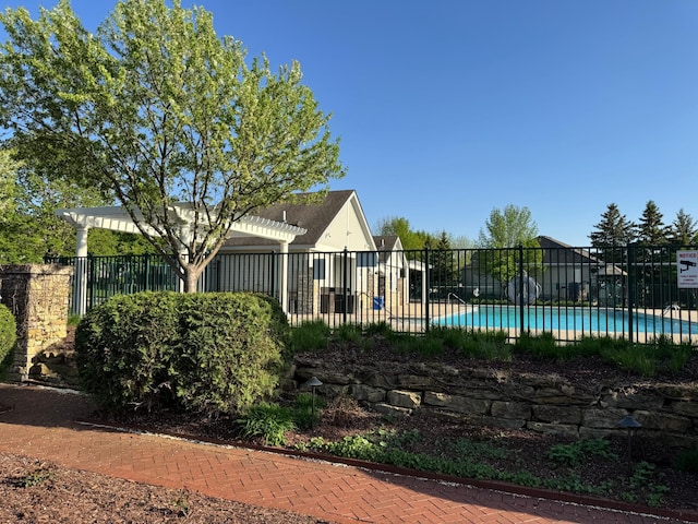 3661 Hazel Trl Unit H, Woodbury, MN 55129 - back of property with a community pool
