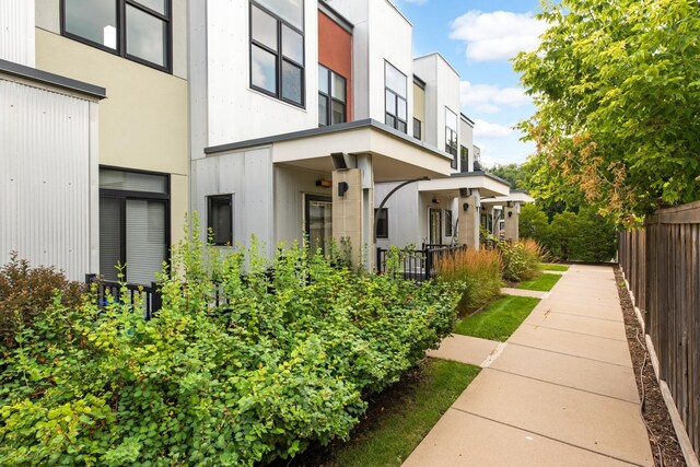 2808 Aldrich Ave S Unit 108, Minneapolis, MN 55408 - photo 3