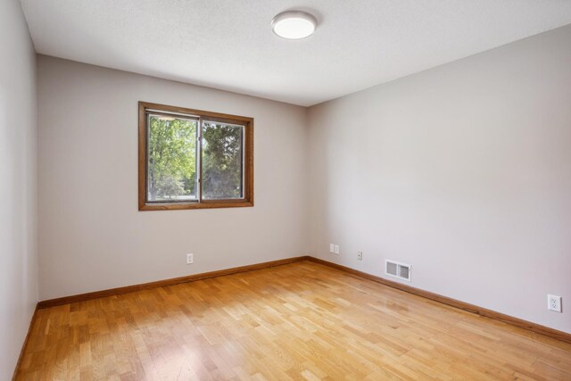 371 Millwood St, Roseville, MN 55113 - photo 18