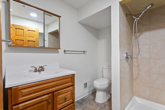 2908 81st Ave N, Brooklyn Park, MN 55444 - full bathroom featuring toilet, vanity, a tile shower, and baseboards