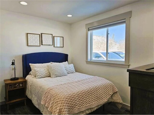 2011/2 10th Ave SE, Pipestone, MN 56164 - bedroom with baseboards and recessed lighting