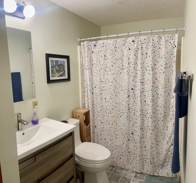 252 Miller St, Spicer, MN 56288 - bathroom with vanity, toilet, a textured ceiling, and curtained shower
