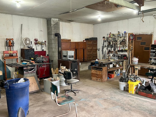 10696 Leaf River Rd, Leaf River Twp, MN 56482 - garage featuring a workshop area