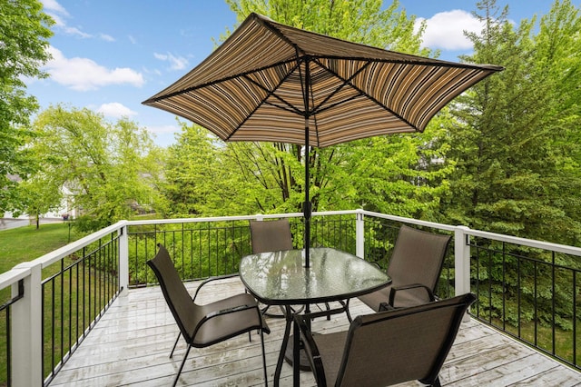 14550 Hunters Ln, Savage, MN 55378 - deck with outdoor dining area