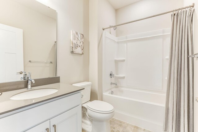 19171 Cottage Rd, Farmington, MN 55024 - bathroom featuring shower / tub combo with curtain, vanity, and toilet