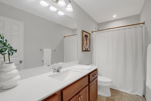 1721 Pebblestone Rd, Carver, MN 55315 - full bath featuring toilet, vanity, and a shower with curtain