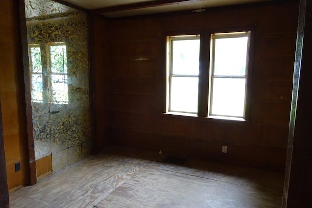1305 La Crescent St, Campbell Twp, WI 54603 - view of empty room