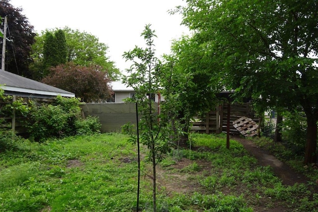 1305 La Crescent St, Campbell Twp, WI 54603 - view of yard