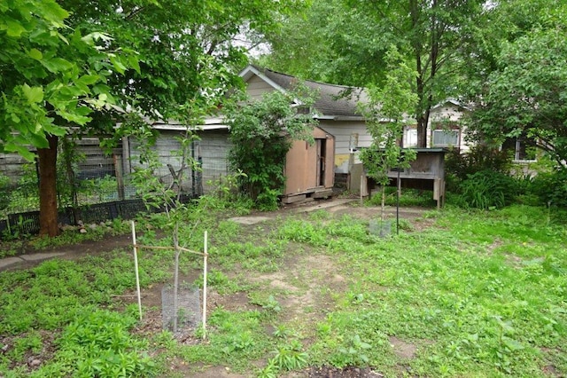 1305 La Crescent St, Campbell Twp, WI 54603 - view of yard