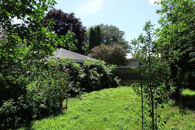 1305 La Crescent St, Campbell Twp, WI 54603 - view of yard