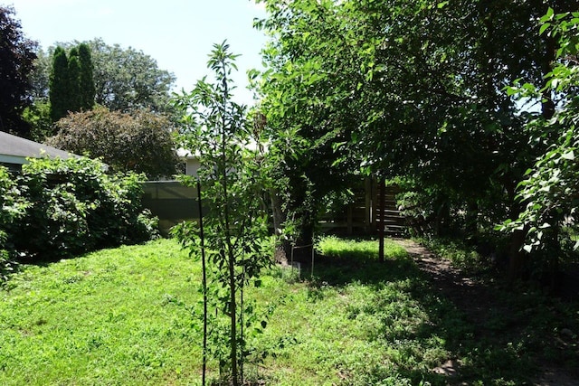1305 La Crescent St, Campbell Twp, WI 54603 - view of yard