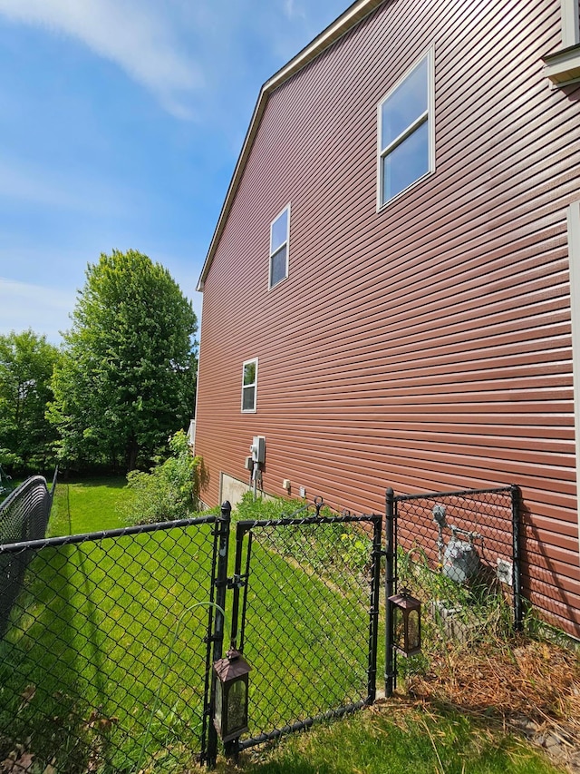4629 Empress Way N, Hugo, MN 55038 - view of side of property with a gate
