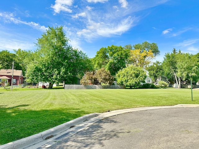 613 Giles Pl, Albert Lea, MN 56007