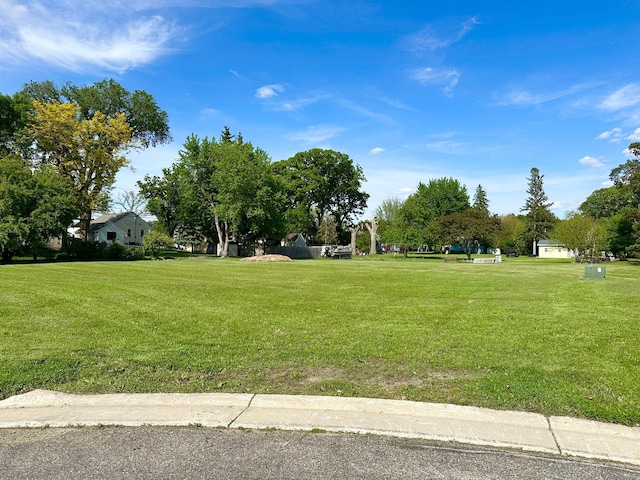 613 Giles Pl, Albert Lea, MN 56007