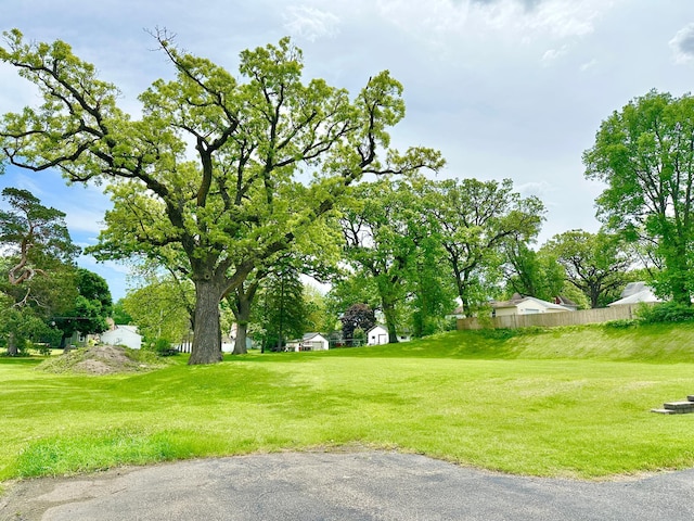 618 Giles Pl, Albert Lea, MN 56007