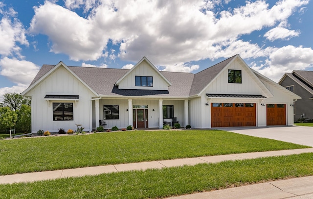 918 Hidden Meadow Ln, Lake City, MN 55041 - modern farmhouse style home with board and batten siding, driveway, a shingled roof, and a front lawn