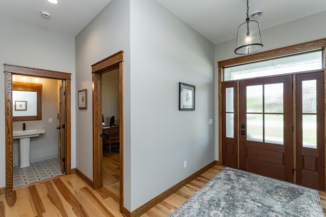918 Hidden Meadow Ln, Lake City, MN 55041 - foyer featuring light wood-style flooring and baseboards