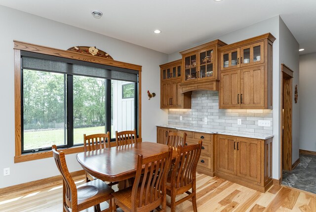 918 Hidden Meadow Ln, Lake City, MN 55041 - dining space with light wood-type flooring, recessed lighting, and baseboards