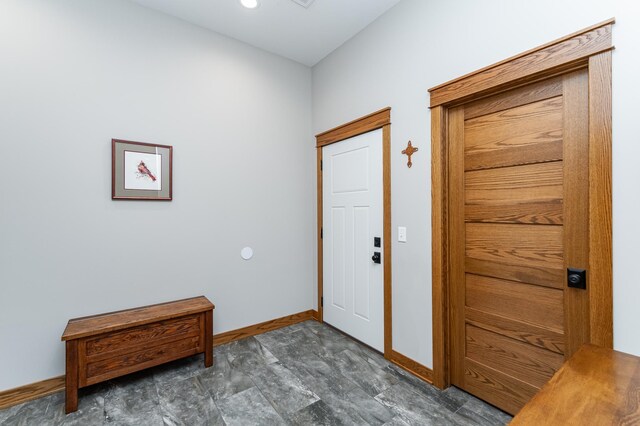 918 Hidden Meadow Ln, Lake City, MN 55041 - entryway with baseboards