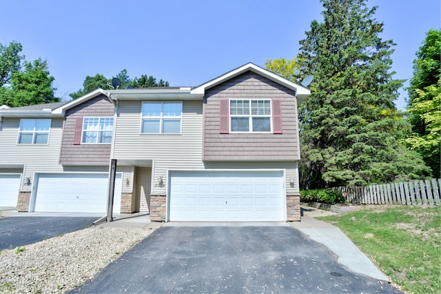 2054 Shryer Ct E, North Saint Paul, MN 55109 - photo 1