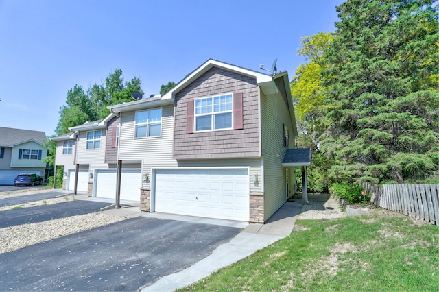 2054 Shryer Ct E, North Saint Paul, MN 55109 - photo 2