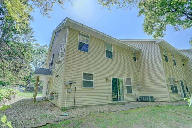 2054 Shryer Ct E, North Saint Paul, MN 55109 - photo 23