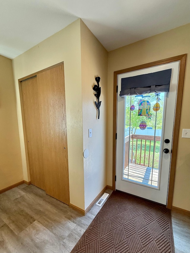 2014 Nelson Dr, Thief River Falls, MN 56701 - foyer entrance featuring baseboards