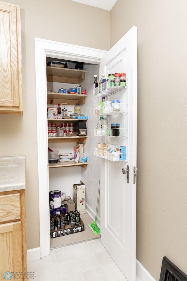 1342 10th St N, Fargo, ND 58102 - view of pantry