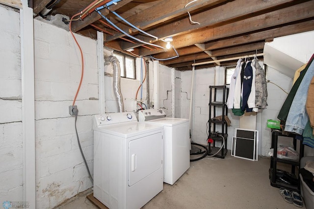 1342 10th St N, Fargo, ND 58102 - laundry room with independent washer and dryer