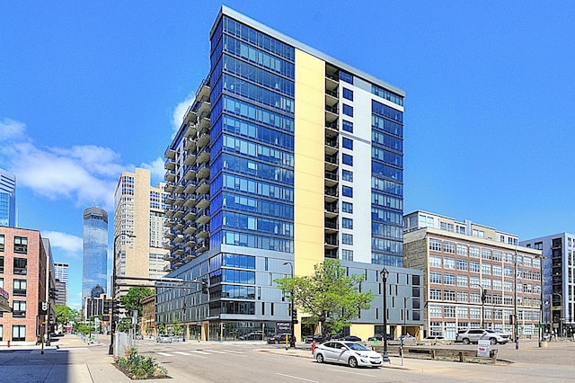 740 Portland Ave Unit 1005, Minneapolis, MN 55415 - view of building exterior with a city view