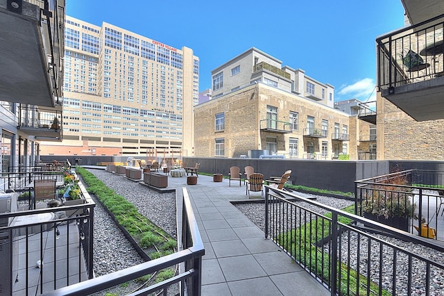 740 Portland Ave Unit 1005, Minneapolis, MN 55415 - view of property's community featuring a patio and outdoor lounge area