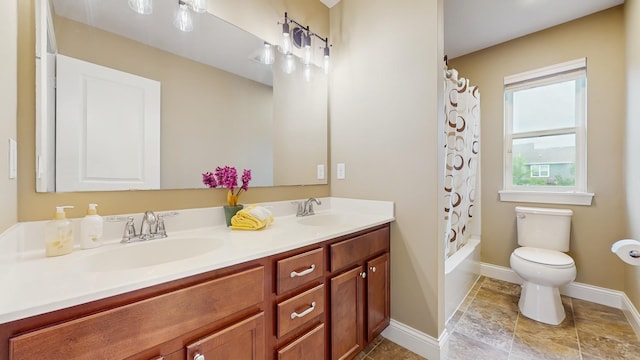 11330 Harness Rd, Woodbury, MN 55129 - full bathroom with double vanity, toilet, shower / bath combination with curtain, and baseboards