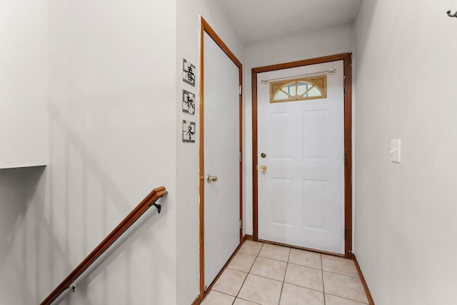 1533 Roundhouse Cir, Shakopee, MN 55379 - entryway featuring baseboards and light tile patterned floors