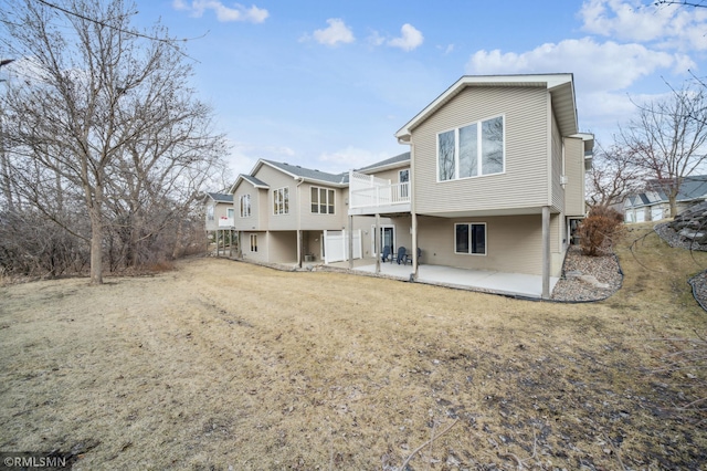 20595 Kearney Path, Lakeville, MN 55044 - rear view of property with a patio