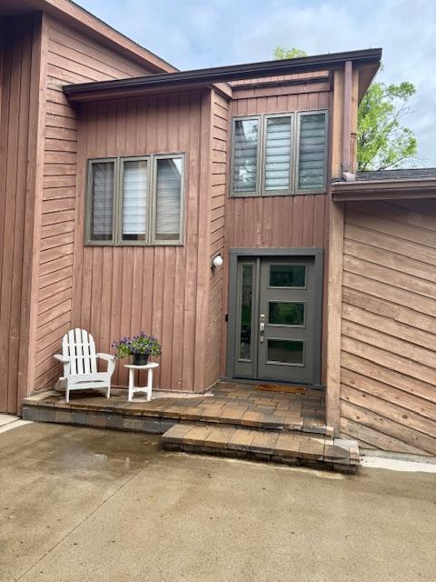 128 Knollwood Dr, Redwood Falls, MN 56283 - photo 4