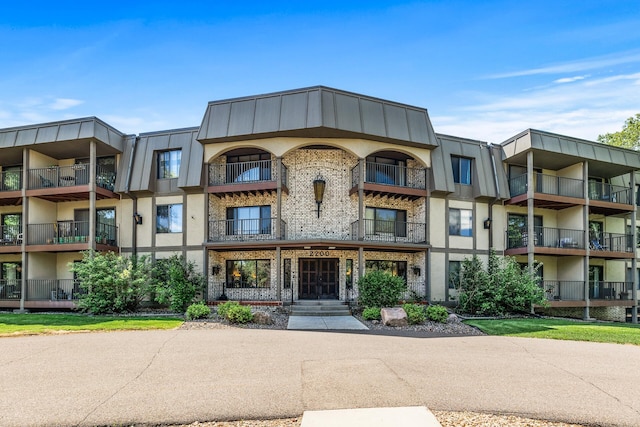 2200 Nevada Ave S Unit 320, Saint Louis Park, MN 55426 - view of apartment building / complex