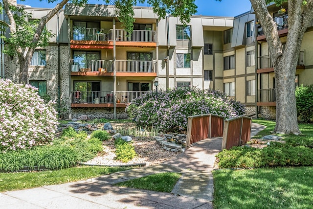 2200 Nevada Ave S Unit 320, Saint Louis Park, MN 55426 - view of apartment building / complex
