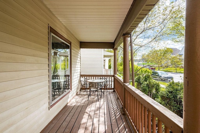 2718 3rd St, Duluth, MN 55806 - deck with outdoor dining space