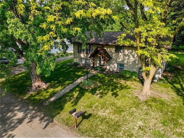 1646 5th St, Montevideo, MN 56265 - view of property exterior with a yard