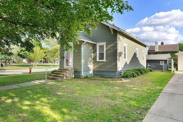 1001 2nd Ave SW, Austin, MN 55912 - view of front of home featuring a front yard