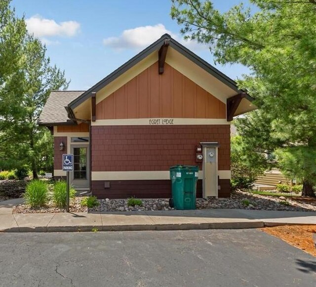 15653 Cobblestone Lake Pkwy, Apple Valley, MN 55124 - view of property exterior with board and batten siding