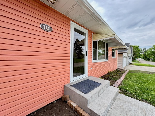 115 1st St SE, Pelican Rapids, MN 56572 - view of doorway to property