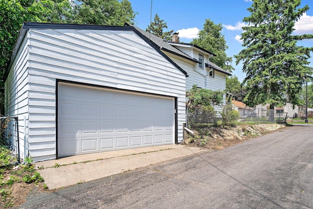 248 Ivy Ave W, Saint Paul, MN 55117 - view of garage