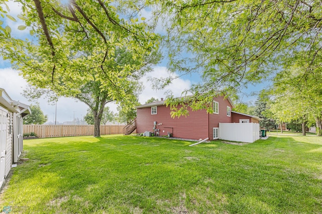 838 8th Ave E, West Fargo, ND 58078 - view of yard
