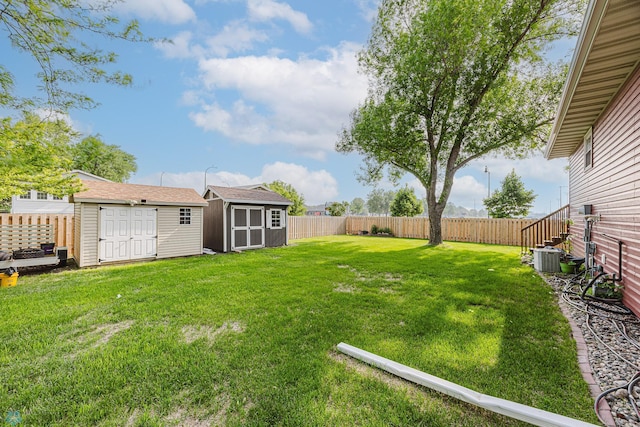838 8th Ave E, West Fargo, ND 58078 - view of yard featuring cooling unit